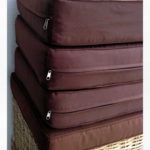 Hocker rotan met bruin kussen